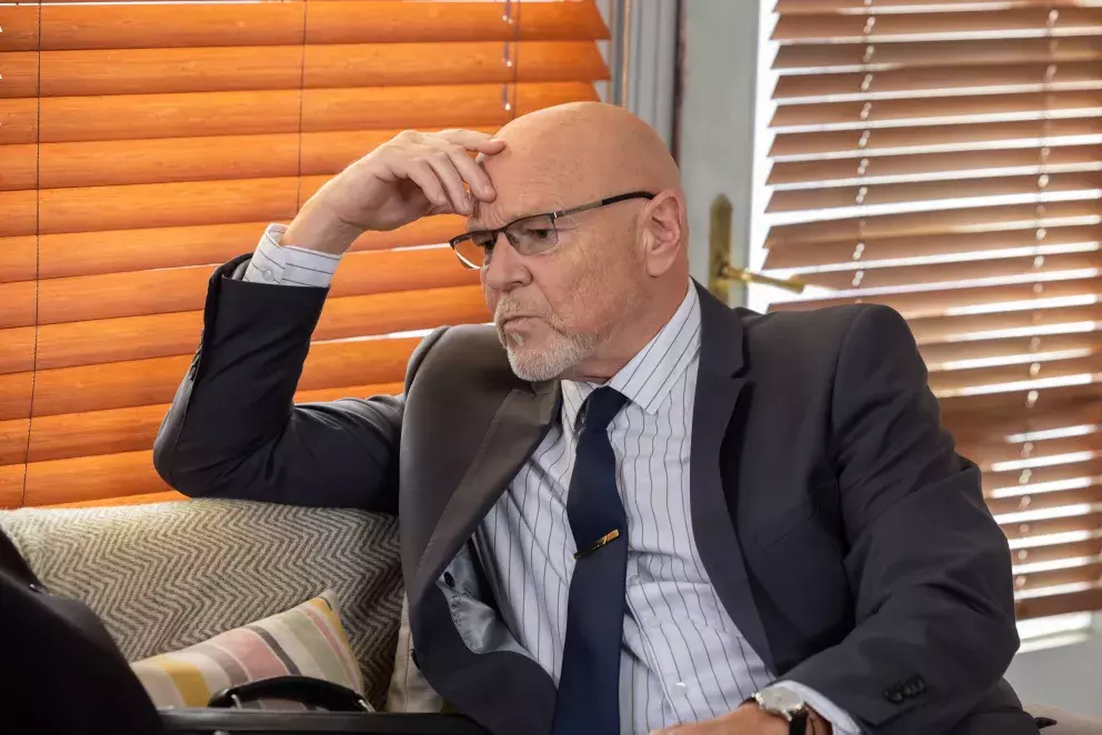 <p>Nekonečný seriál Ulice sleduje dramatické osudy několika rodin žijících v sousedství</p>
