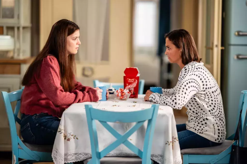 <p>Nekonečný seriál Ulice sleduje dramatické osudy několika rodin žijících v sousedství</p>
