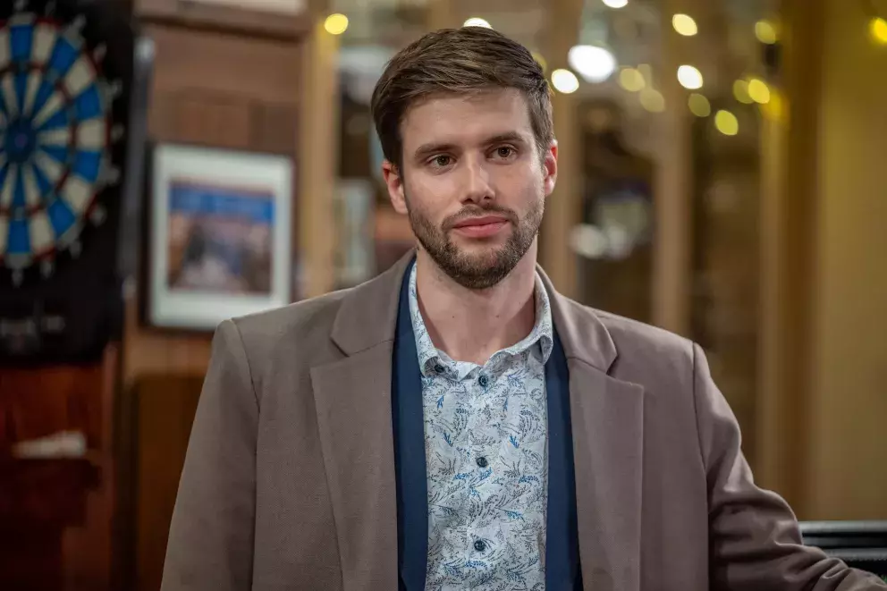 <p>Nekonečný seriál Ulice sleduje dramatické osudy několika rodin žijících v sousedství</p>
