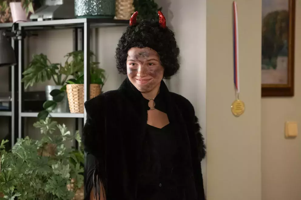 <p>Nekonečný seriál Ulice sleduje dramatické osudy několika rodin žijících v sousedství</p>
