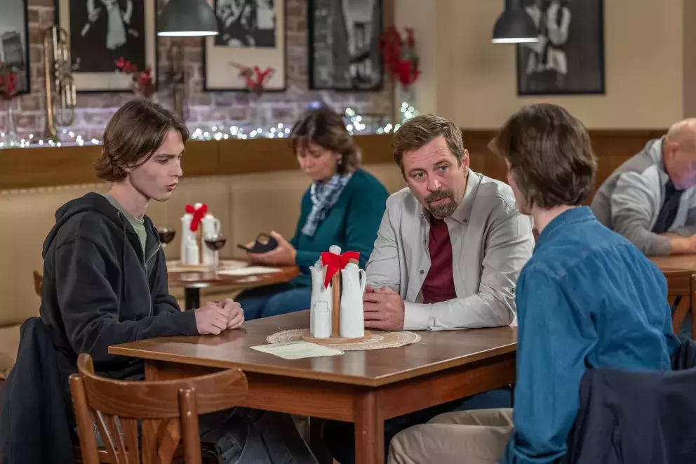 <p>Nekonečný seriál Ulice sleduje dramatické osudy několika rodin žijících v sousedství</p>
