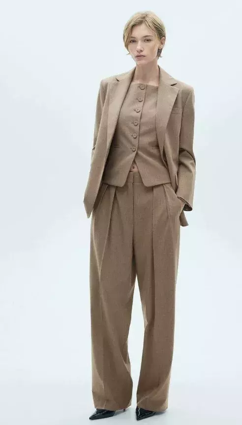 Přírodní kalhoty, Mango, 1 999 Kč