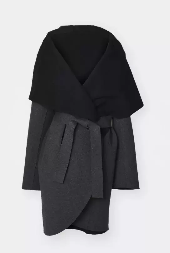 Kabát se šálou, Norma Kamali, 11 520 Kč