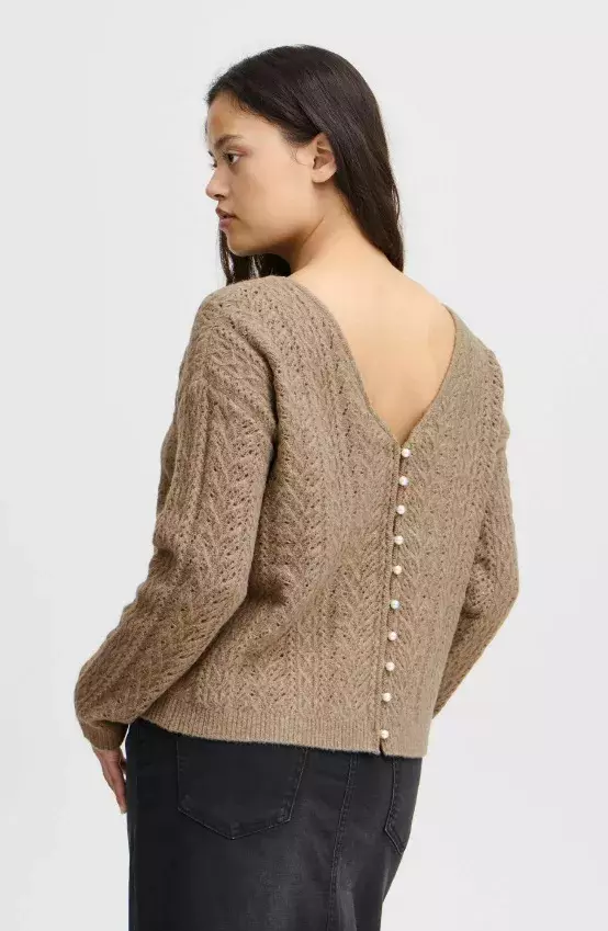 Aranský svetr se zajímavým detailem, ICHI, 1 500 Kč