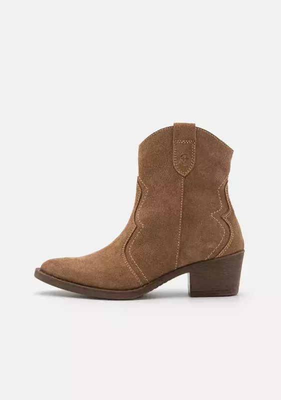 Nízké kovbojské boty, Tamaris, 2 800 Kč