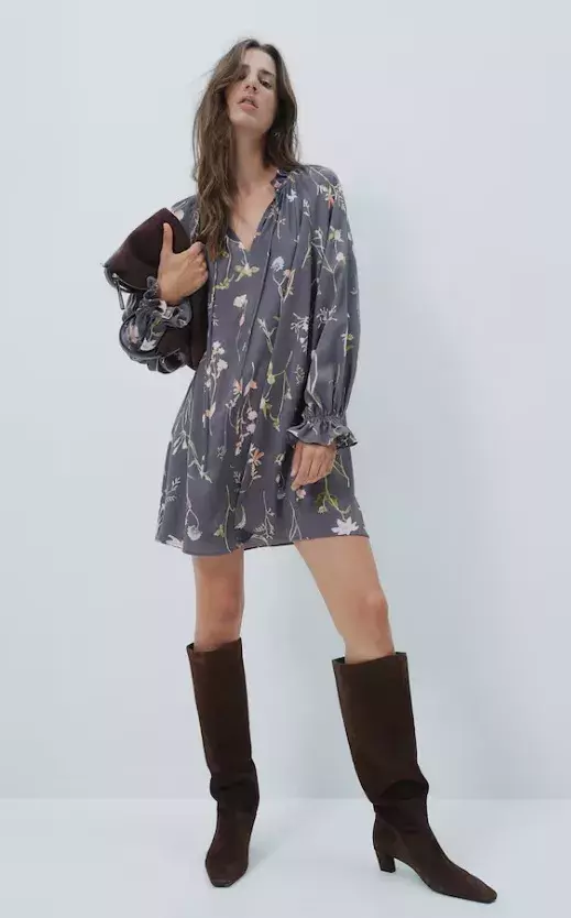 Šaty s volánkovým límečkem, H&M, 599 Kč