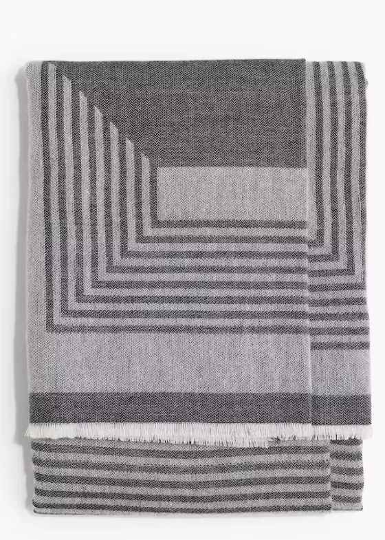 Šál z žakárové tkaniny, H&M, 389 Kč