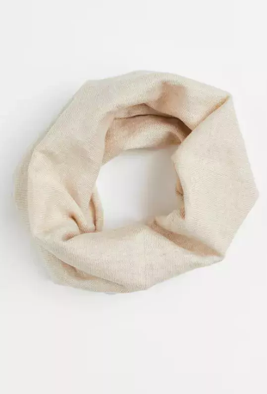 Kruhová šála z hedvábné směsi, H&M, 349 Kč