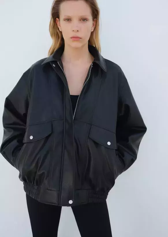 Oversized bunda s povrchovou vrstvou, H&M, 1 199 Kč