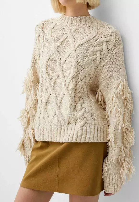 Copánkový svetr s třásněmi, Bershka, 849 Kč