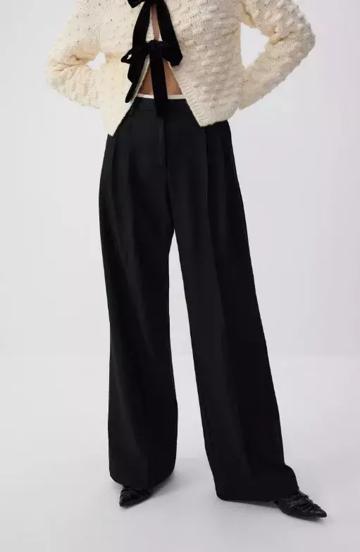 Kalhoty s kontrastní vsadkou, Reserved, 899 Kč