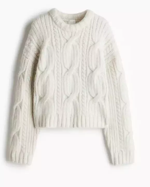 Pletený svetr s copánkovým vzorem, H&M, 959 Kč