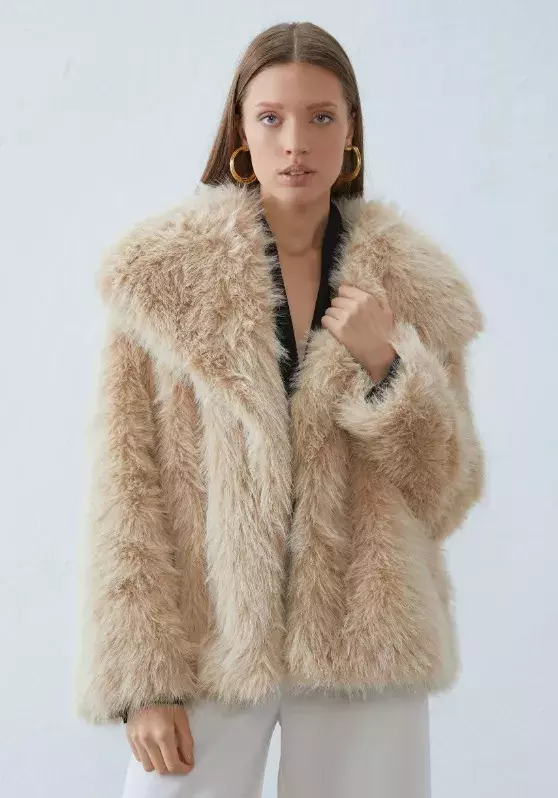 Huňatý kabát, Anna Field, 2 020 Kč