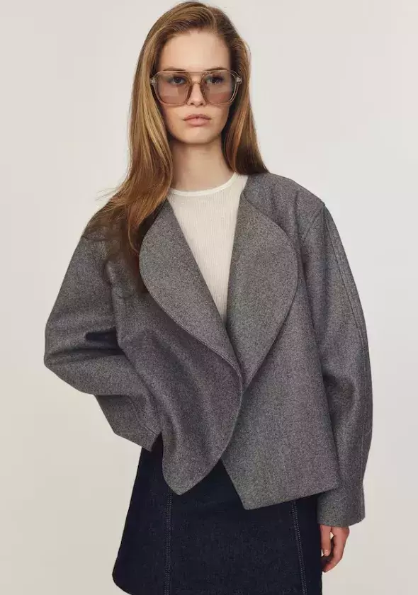 Plstěné sako s šálovým límcem, H&M, 719 Kč