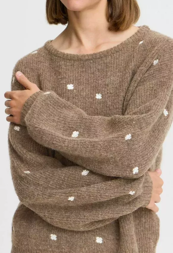 Svetr s vyšívanými detaily, b.young, 1 550 Kč