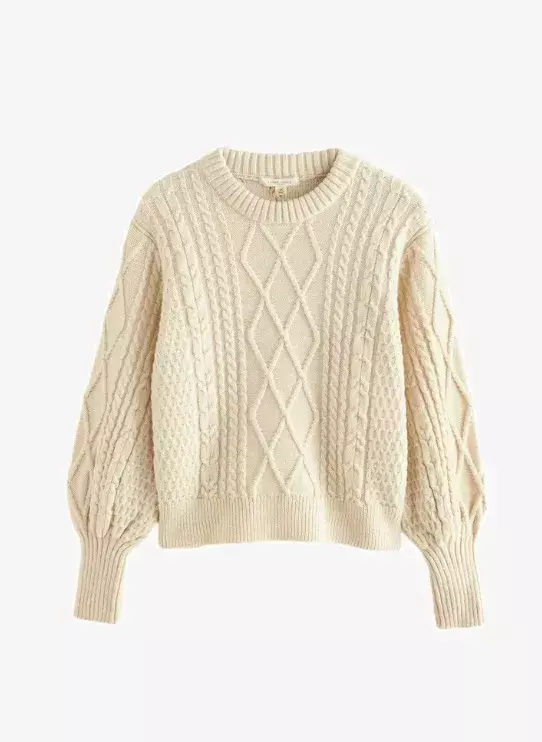 Aranský svetr se staženými rukávy, Laura Ashley, 1 645 Kč