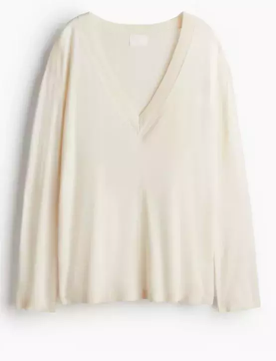 Svetr s výstřihem do V, H&M, 479 Kč