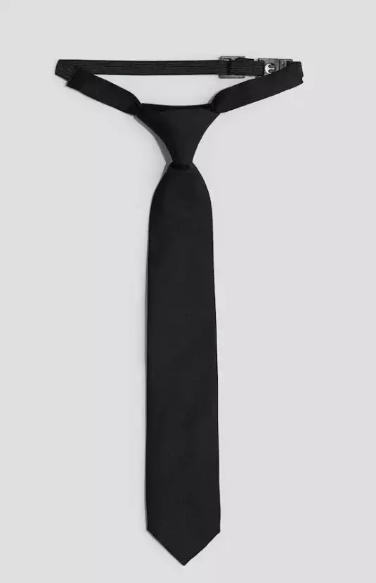 Uvázaná kravata, H&M, 189 Kč