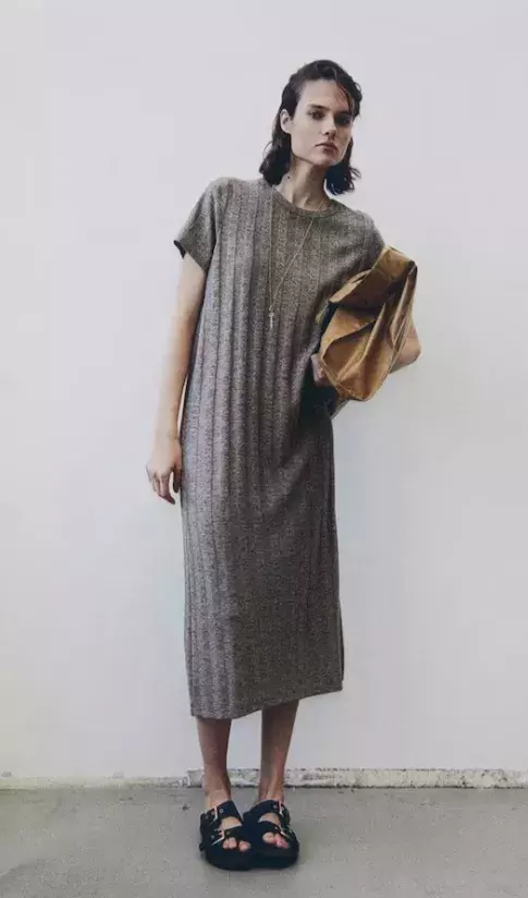 Žebrované šaty, H&M, 299 Kč