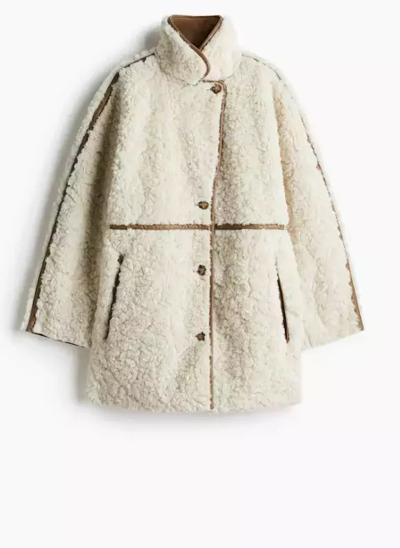 Huňatý kabát, H&M, 1 459 Kč