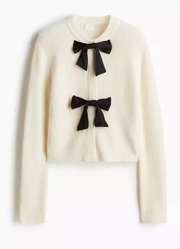 Propínací svetr z žebrovaného úpletu s mašlemi, H&M, 839 Kč