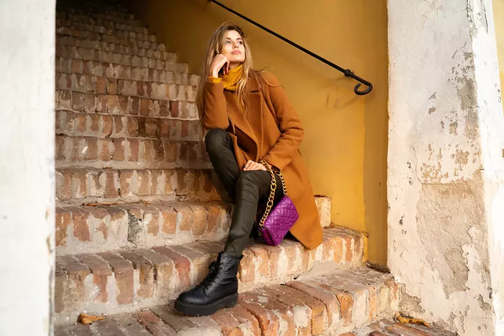 <p>Robustní boty na platformě buď milujete, nebo si je neumíte na nohou představit. Ale vyzkoušejte je, jsou nesmírně pohodlné.</p>
