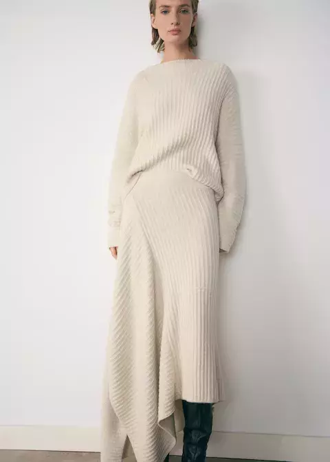 <p>Mango 1299 Kč</p>
