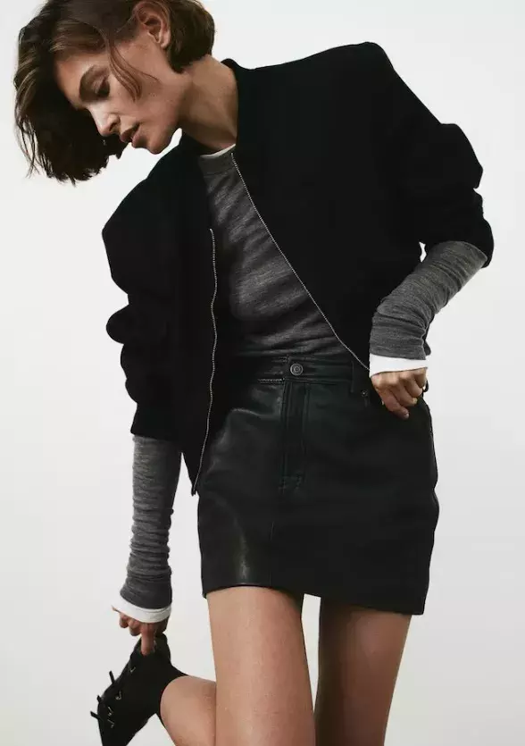 Cropped bunda bomber, H&M, 839 Kč
