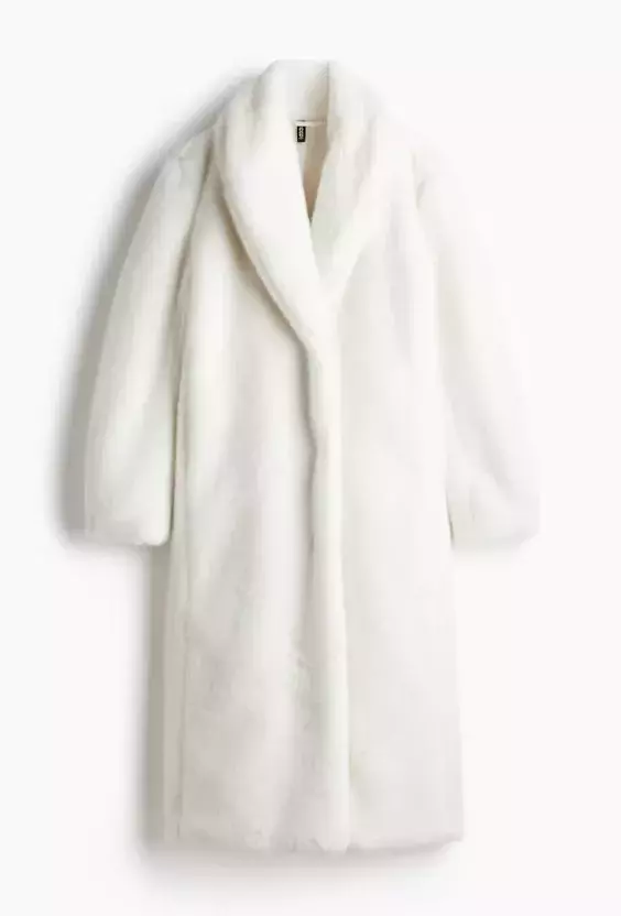 Huňatý kabát, H&M, 1 899 Kč