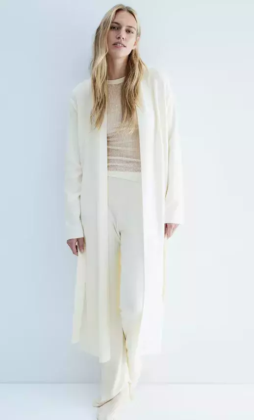 Dlouhý kardigan s vázacím páskem, H&M, 960 Kč