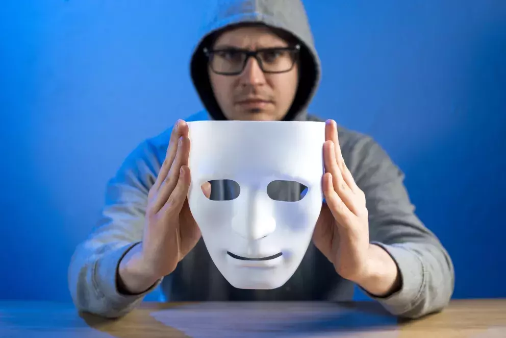Muž s maskou