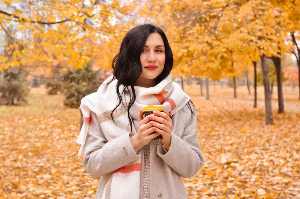 Oversized šátky letí. Využijete je na podzim i v zimě. 