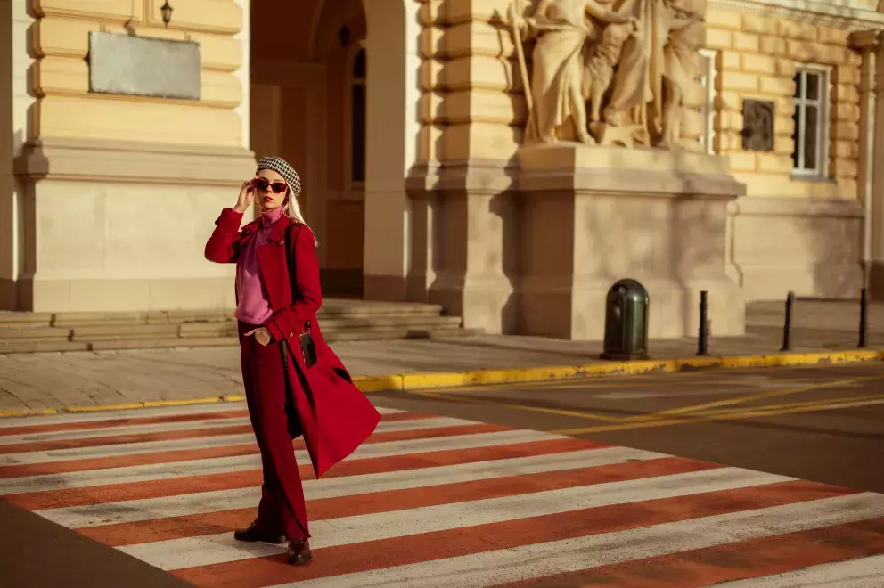 Bordó i třešňově červená zaujme sytostí a energií, kterou vyzařuje. 