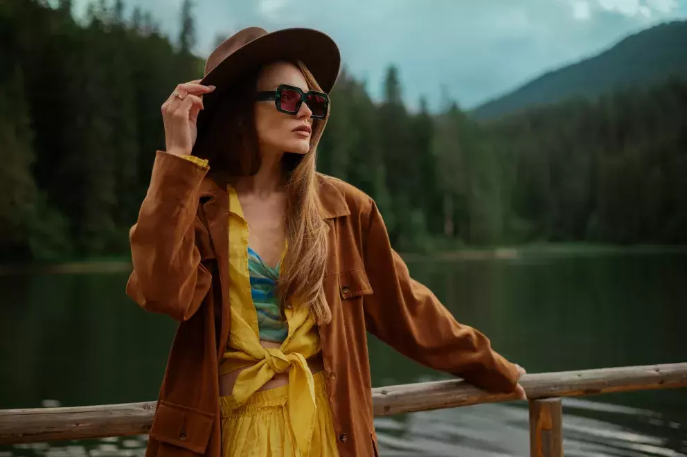 Semiš si skvěle rozumí také s kovbojským stylem oblékání. 