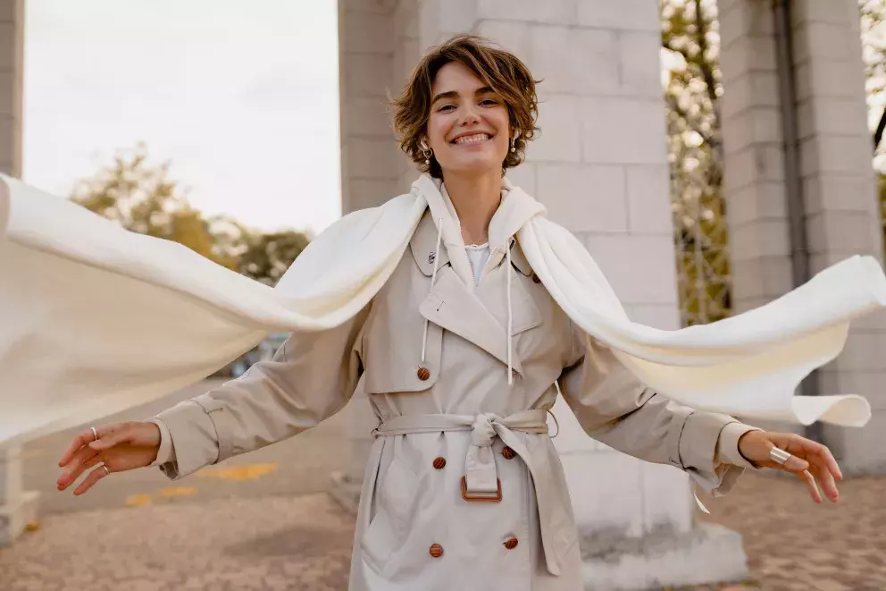 Velká šála je do zimních dní naprosto ideální, můžete se do ní zabalit až po uši. 