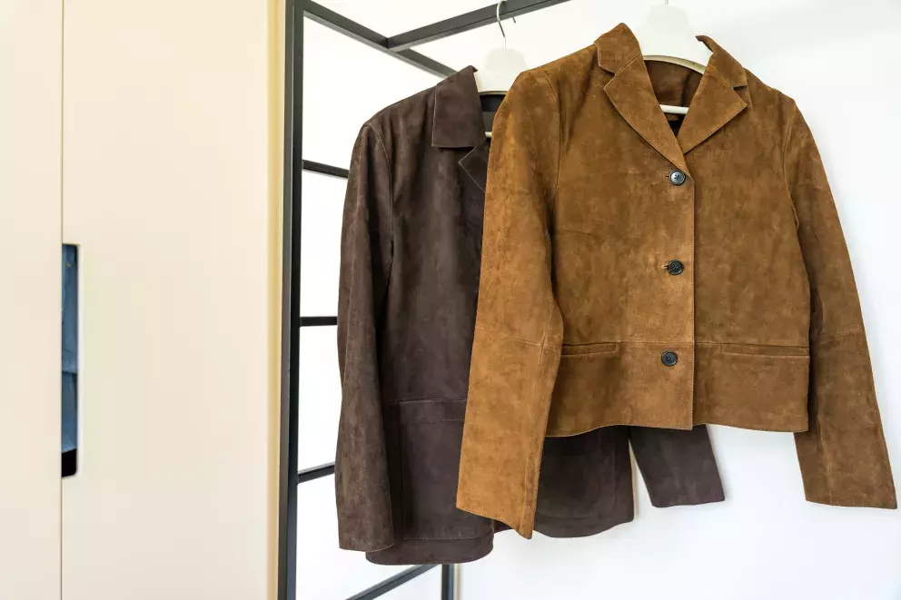 Letošní zimu vládnou odstíny čokoládově hnědé a medově okrové. 