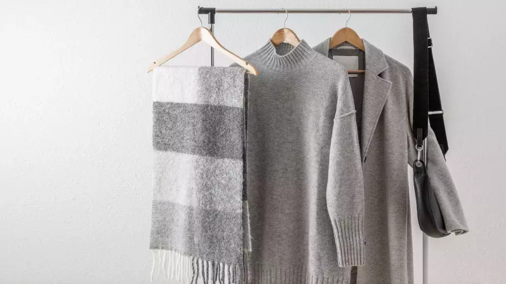 Vybírejte kousky, které můžete mezi sebou pohodlně kombinovat tón v tónu. 