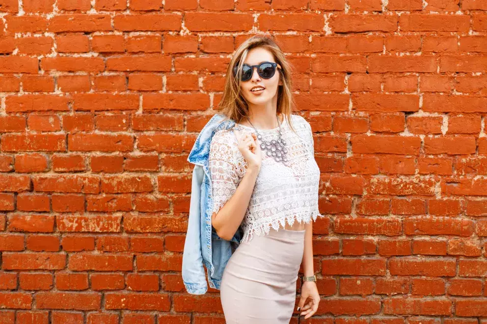 Elegantně-sportovní styl působí svěže a mladistvě. 