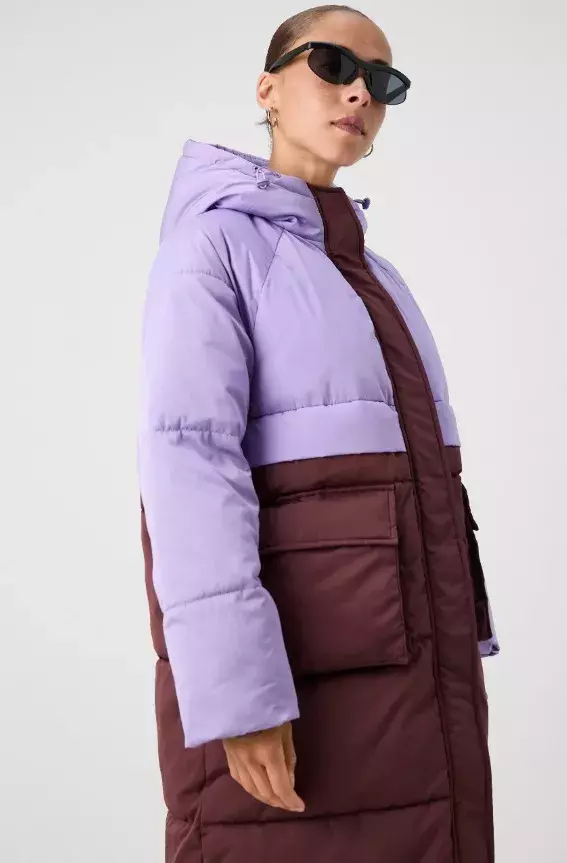 Dvoubarevná kabát s kapucí, YAS, 3 600 Kč