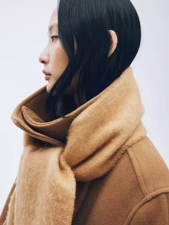 Huňatá šála, H&M, 309 Kč