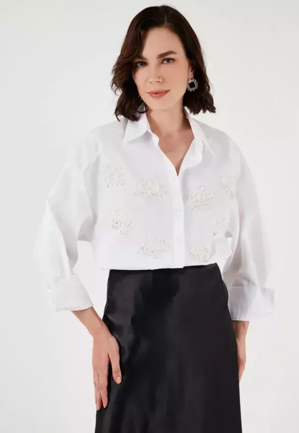 Bílá oversized košile s výšivkou, LELA, 938 Kč