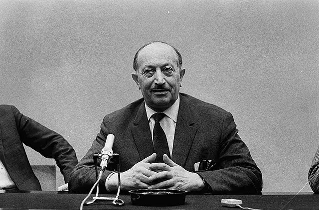 <p>Lovec nacistů Simon Weisenthal</p>
