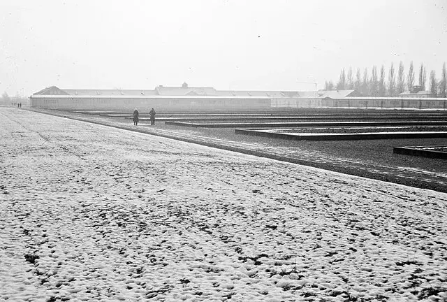 <p>Koncentrační tábor Dachau v zimě</p>
