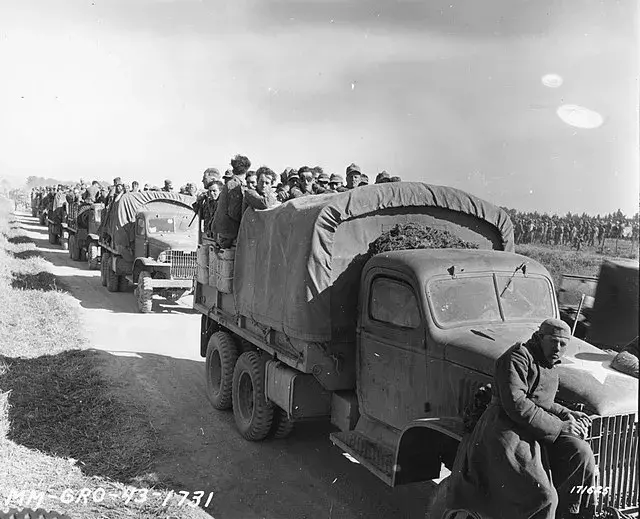 <p>Koncentrační tábor v Tunisu</p>
