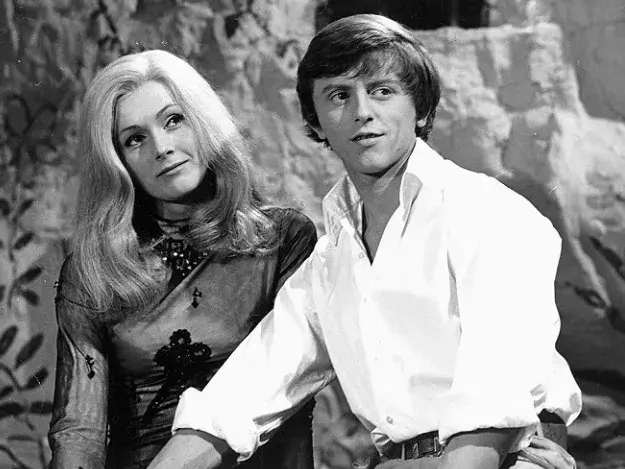 <p>Záběry z kultovní pohádky Šíleně smutná princezna</p>
