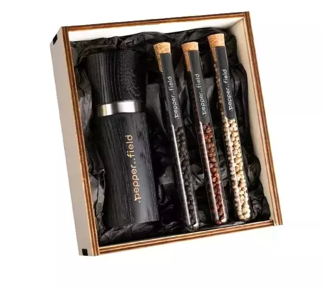 Sada pepřů s mlýnkem Pepper field