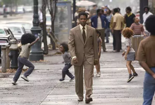 Denzel Washington ve filmu Americký gangster