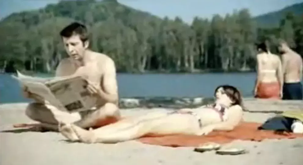 muž a žena na pláži