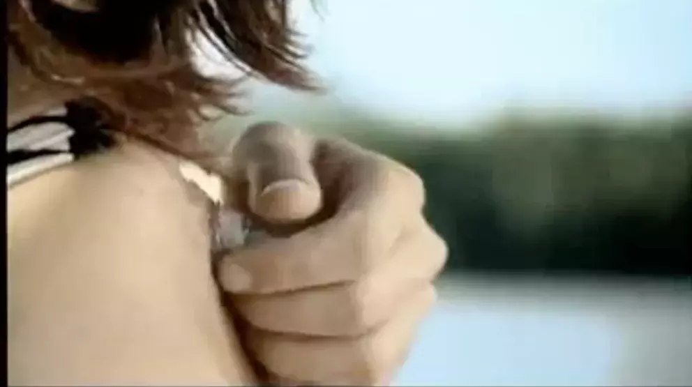 muž a žena na pláži