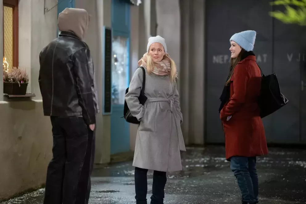 <p>Nekonečný seriál Ulice sleduje dramatické příběhy několika rodin žijících v sousedství</p>
